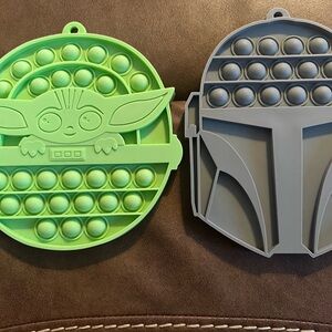 Star Wars Green and Gray Pop It Toy Set